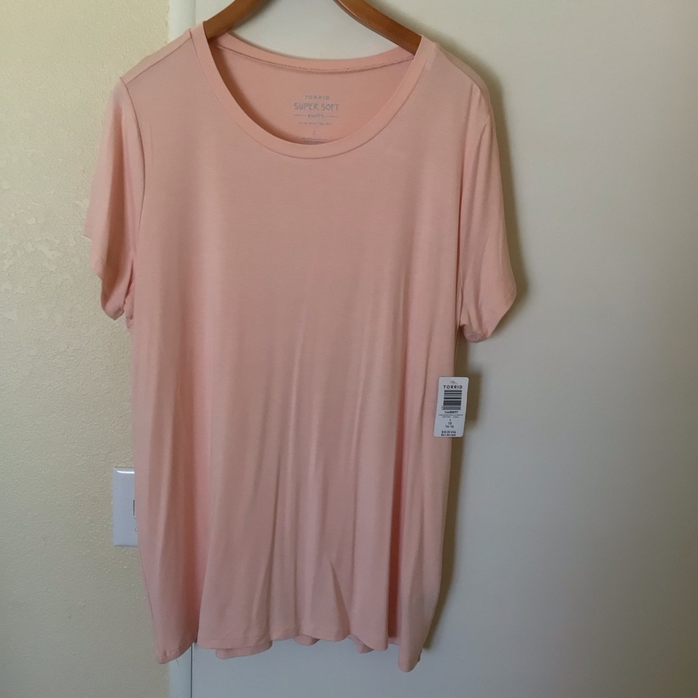 Torrid Womens Crew Tee Shirt Plus 1X NWT Soft Blush Pink Garden Girl Normcore